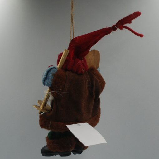 Tomte med skidor