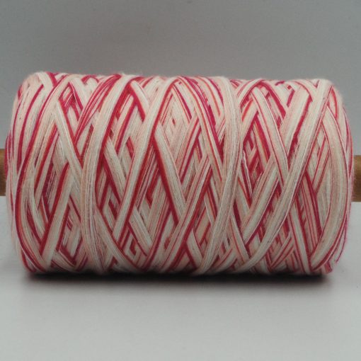 Stränggarn mini bomull i rosa och vita toner.
