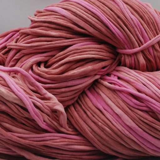 Tunnare trikåtrasa i rosa toner.